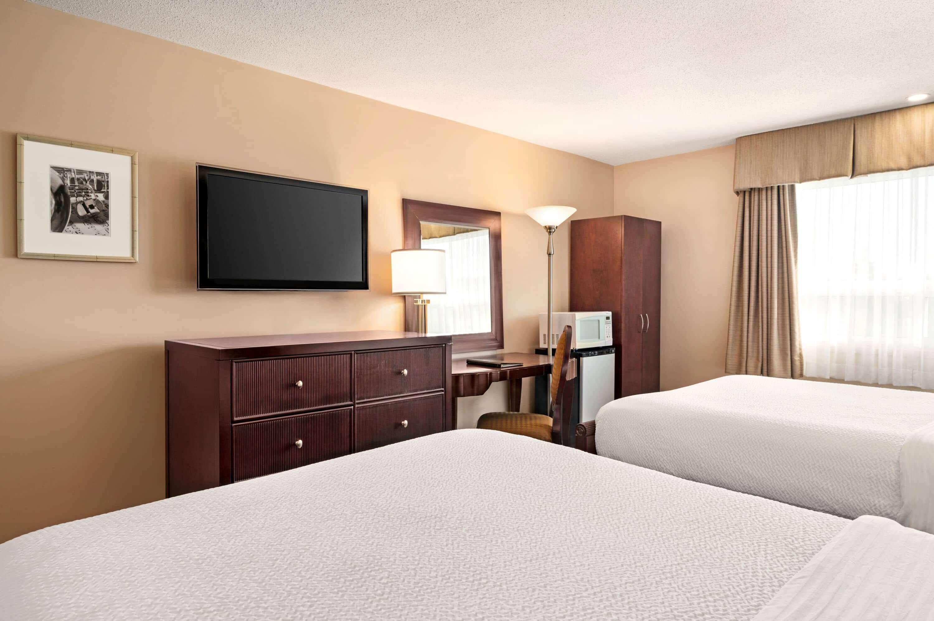 Days Inn By Wyndham Фредериктън Екстериор снимка