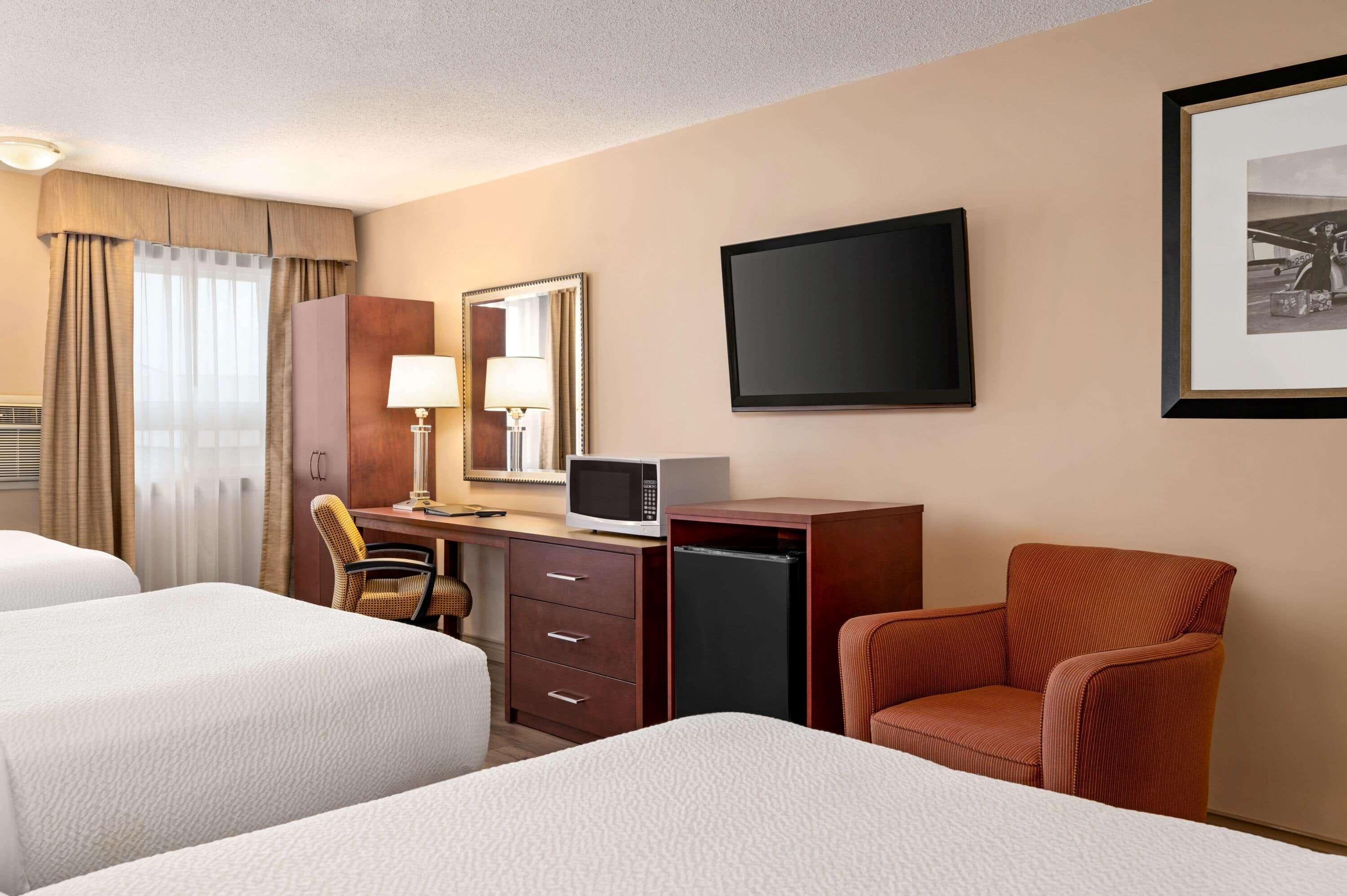 Days Inn By Wyndham Фредериктън Екстериор снимка