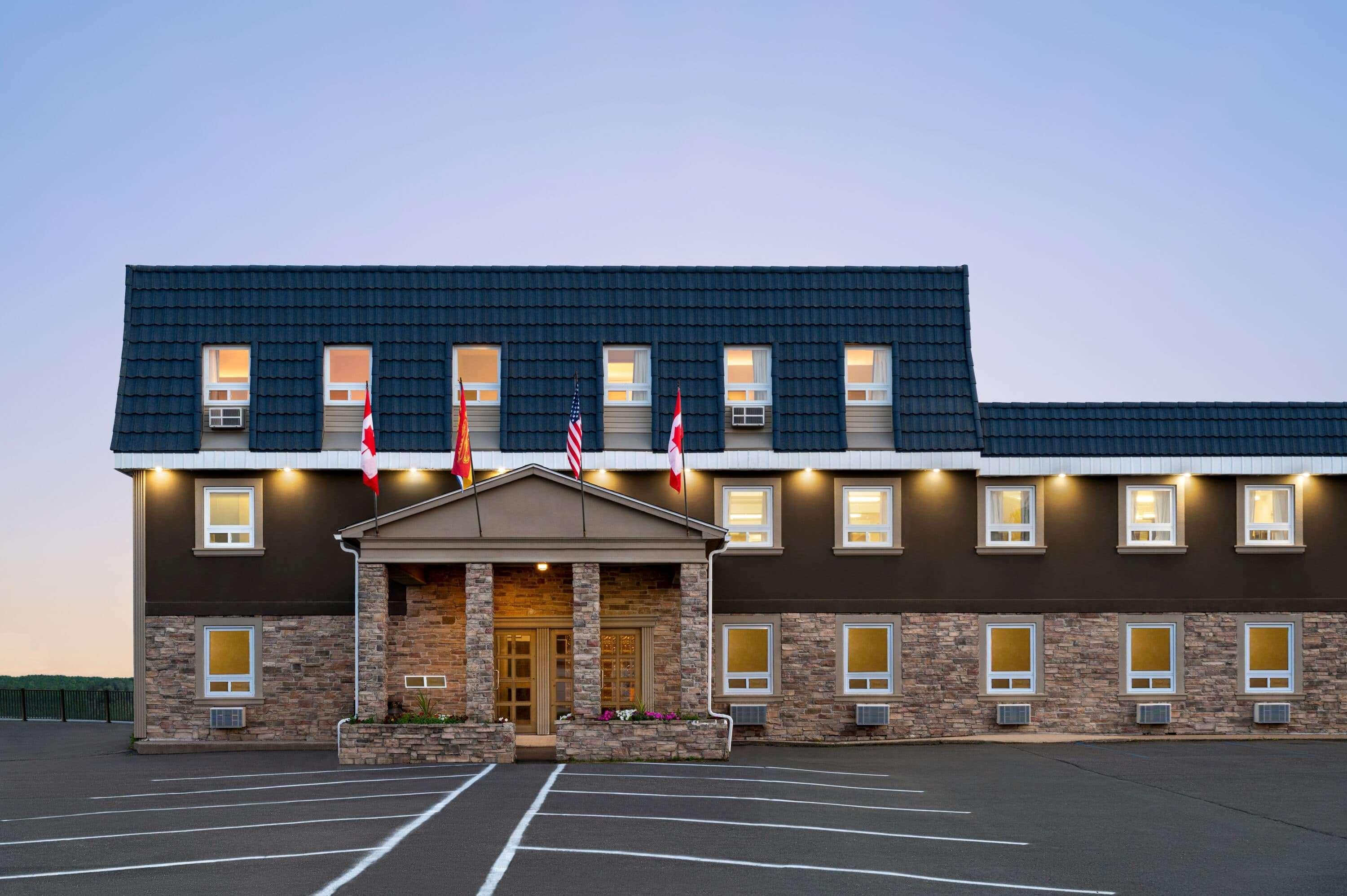 Days Inn By Wyndham Фредериктън Екстериор снимка
